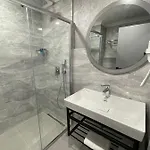 Avion Hotel