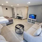 Hotel Avion