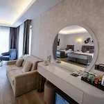 Hotel Avion *