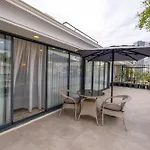 Hotel Avion *