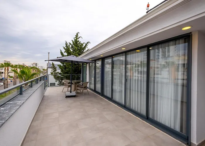 Avion Hotel
